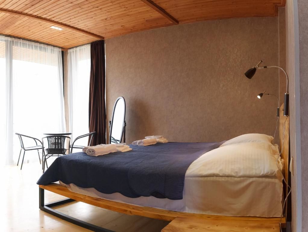 Отели типа «постель и завтрак» Vache Hotel Степанцминда-53